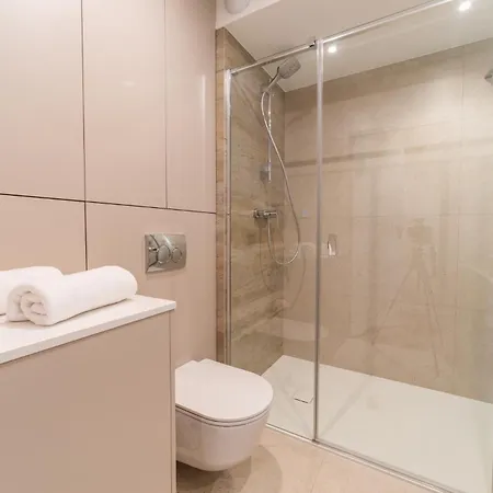 Apartment Pratum 24 *